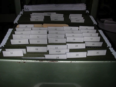 43 foldery (tickler file)